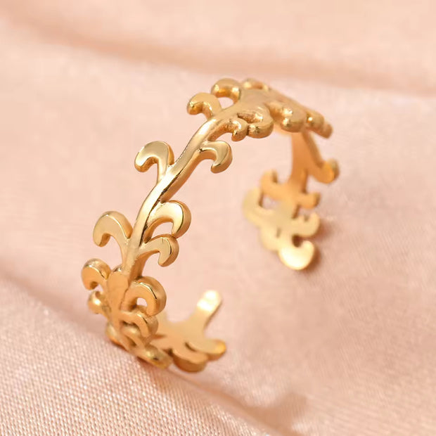 Golden Laurel Vine Ring