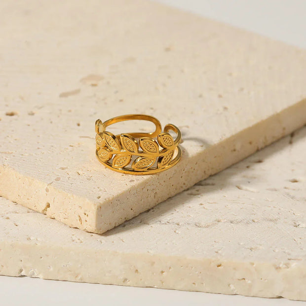 Golden Laurel Leaf Ring